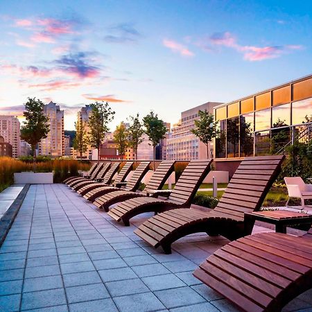 Le Centre Sheraton Montreal Hotel Exterior photo